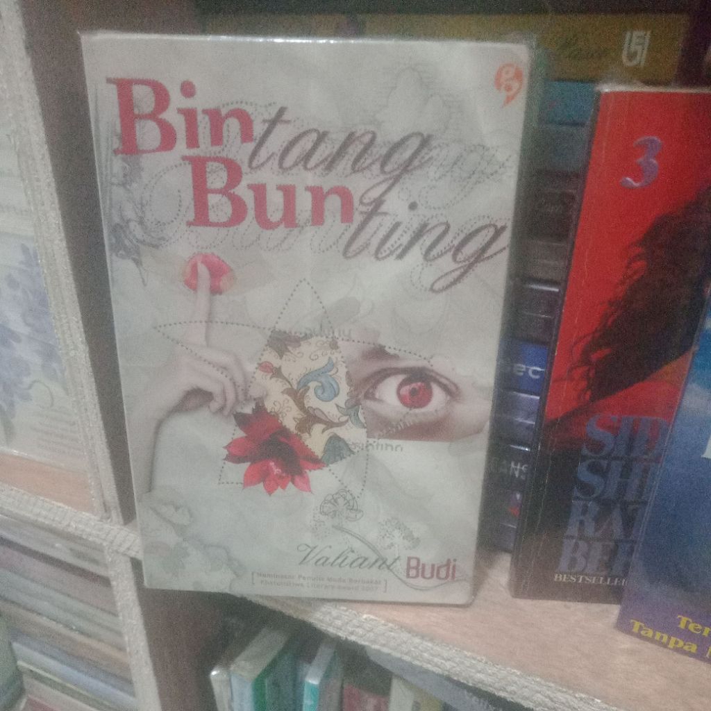 bintang bunting by Valiant budi