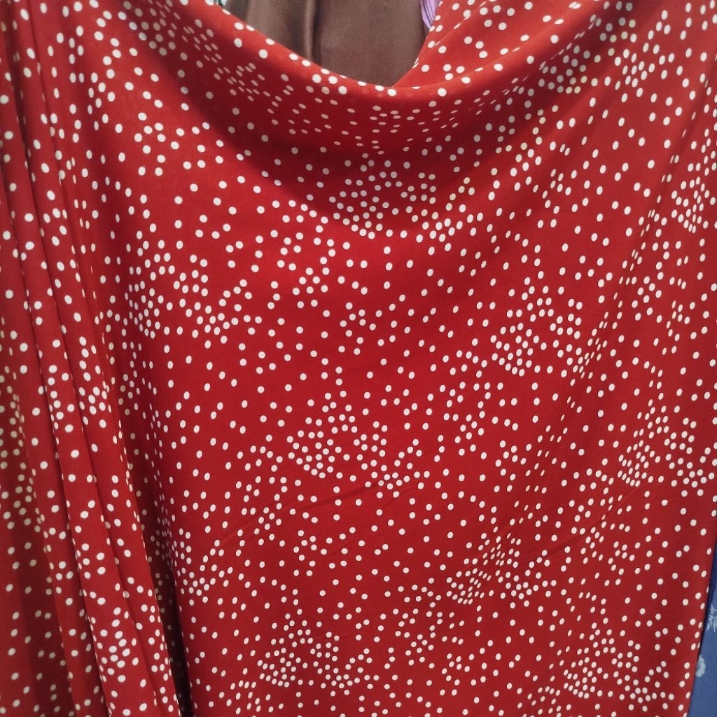 Kain Zara Crepe Motif Polkadot Putih SL Premium – Adem, Halus, Jatuh, Tidak Terawang,Elegan – Cocok 