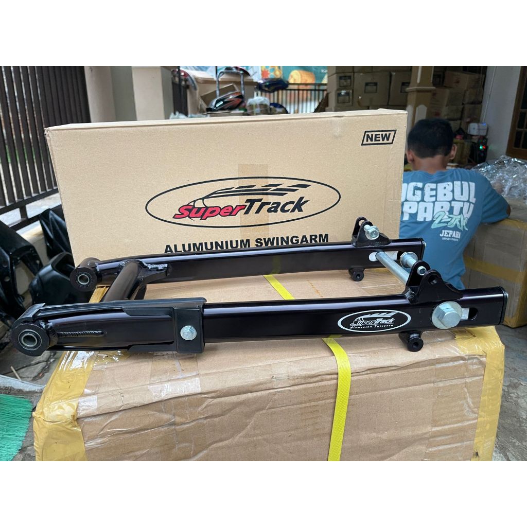 SWING ARM SUPER TRACK GEN2 HITAM