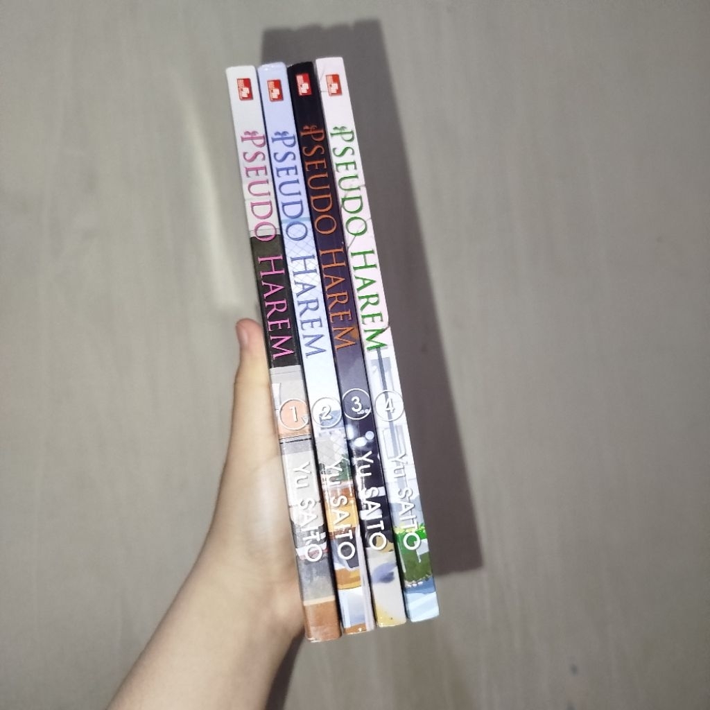 Komik Pseudo Harem vol 1-4 set kolpri