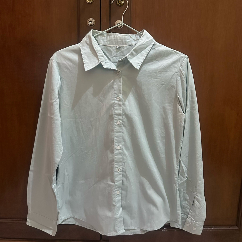 PRELOVED KEMEJA POLOS FIT BODY