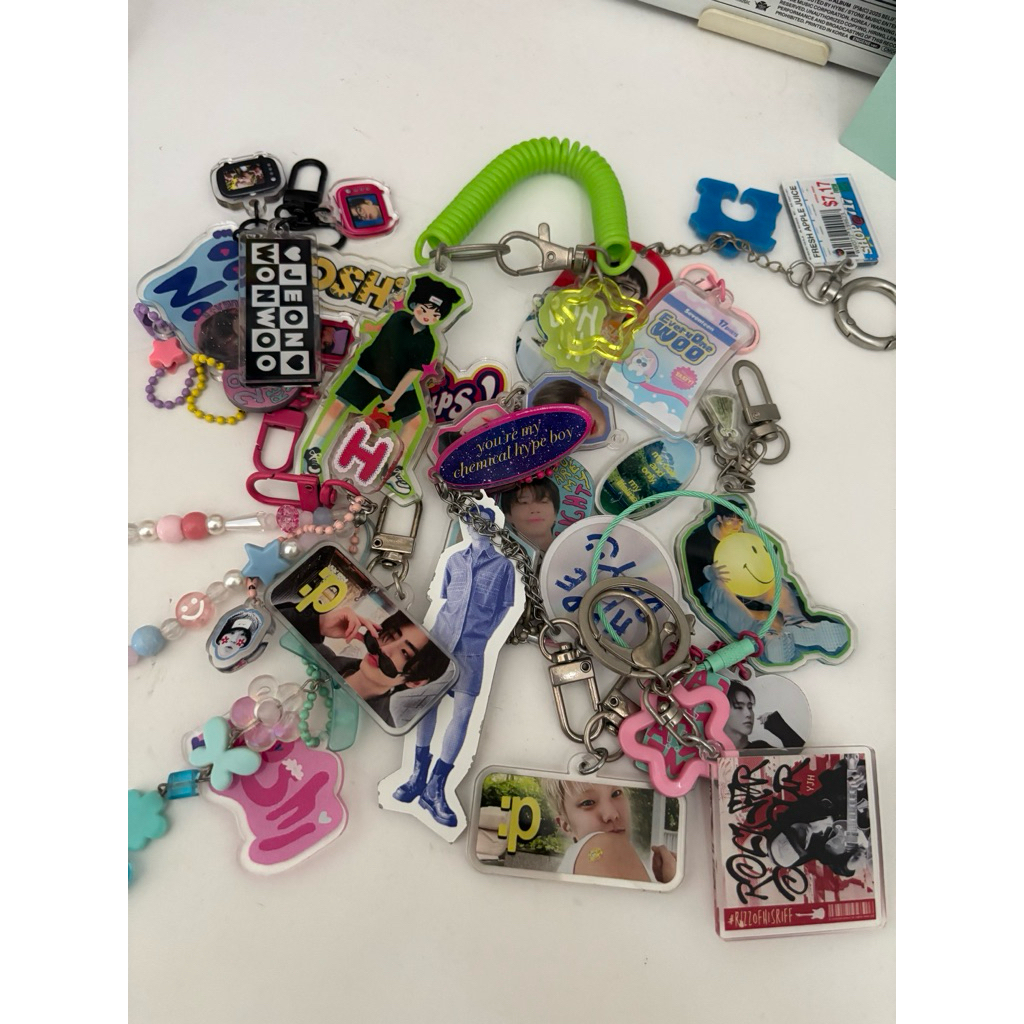 Preloved KPOP Keychain BTS SEVENTEEN ENHYPEN