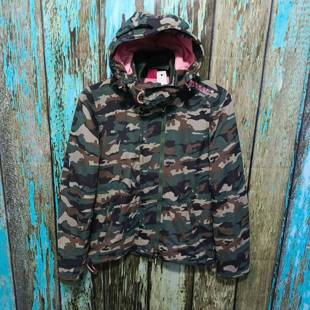 jaket outdoor camo SUPERDRY tebal size M casual bagus ORIGINAL