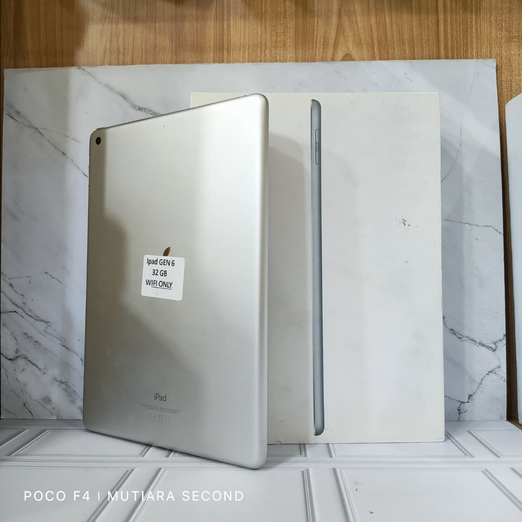Apple iPad Gen 6 9.7" 32GB ( Second )