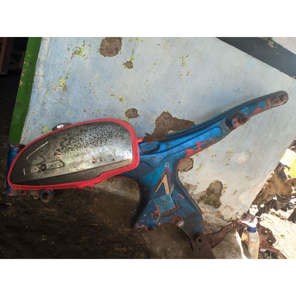 rangka set tangki Honda s90