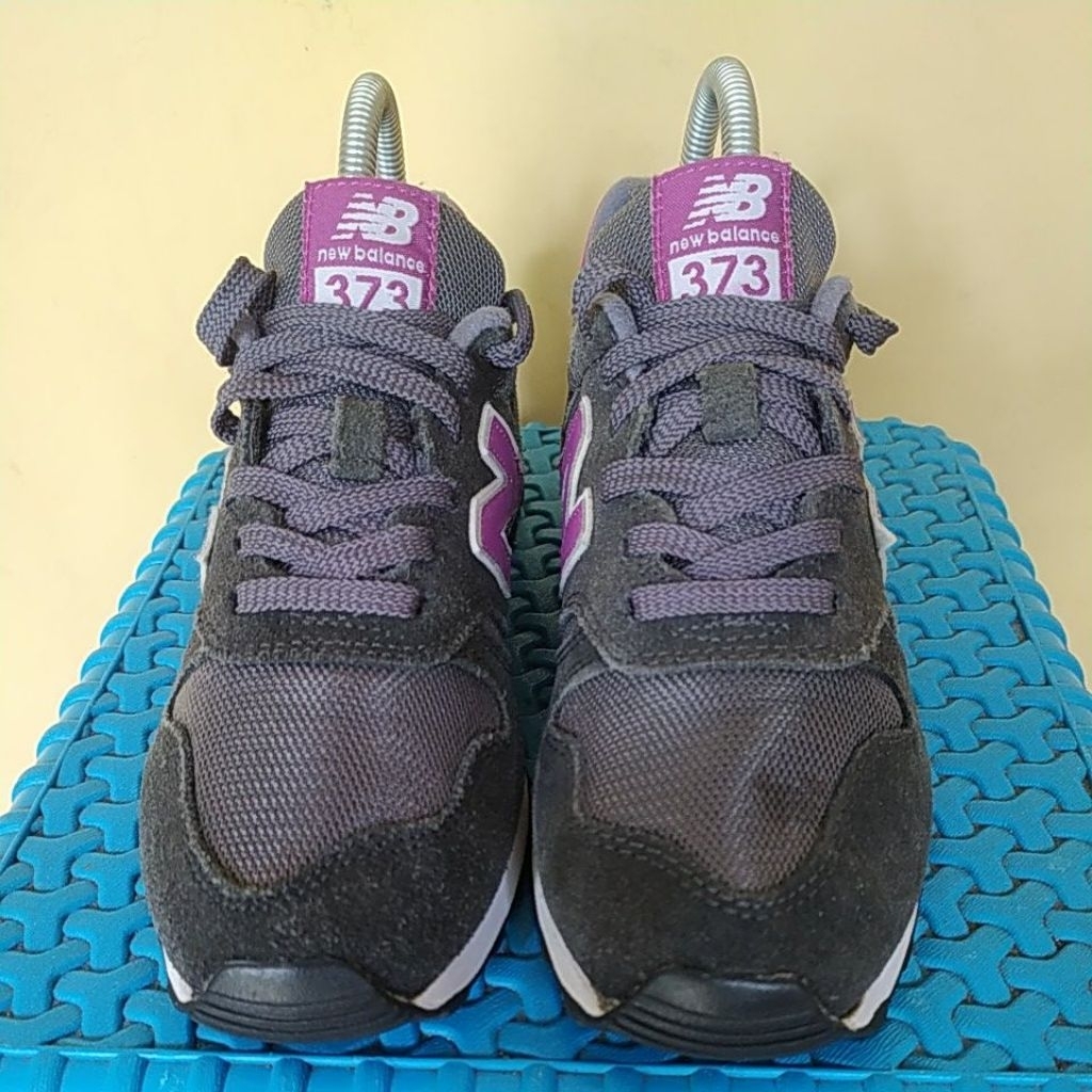 Sepatu Second New Balance size 37 Insole 23,5 cm