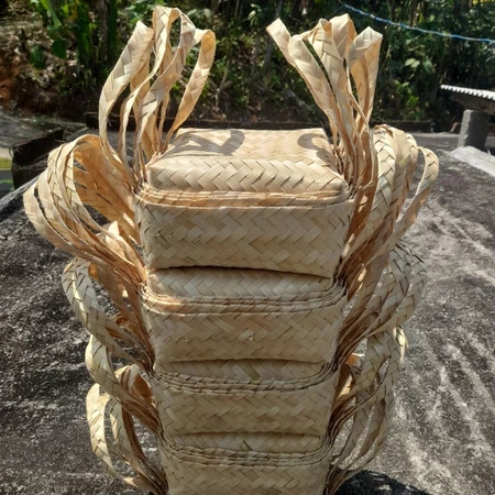 Besek Bambu Jinjing Souvenir Hampres Besek Bambu Anyaman Tradisional Natural