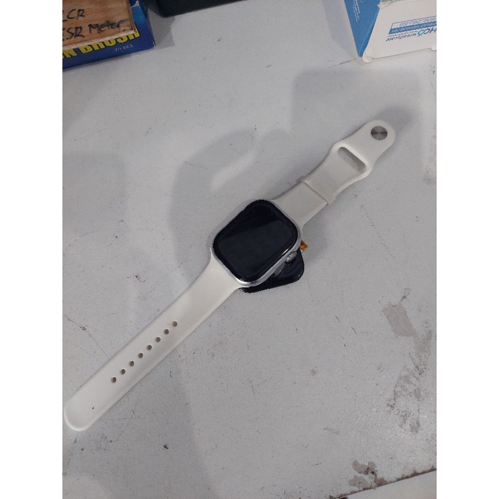 Smartwatch nyala bekas