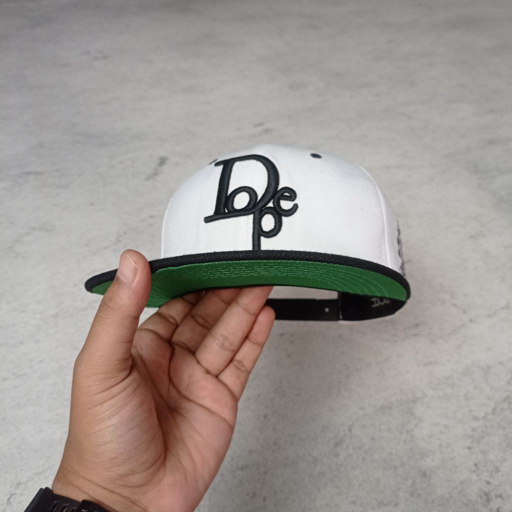 Topi Snapback DOPE couture
