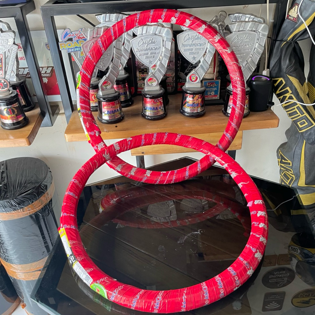 BAN VEE RUBBER GEKKO 45/90 LENGKAP BAN DALAM