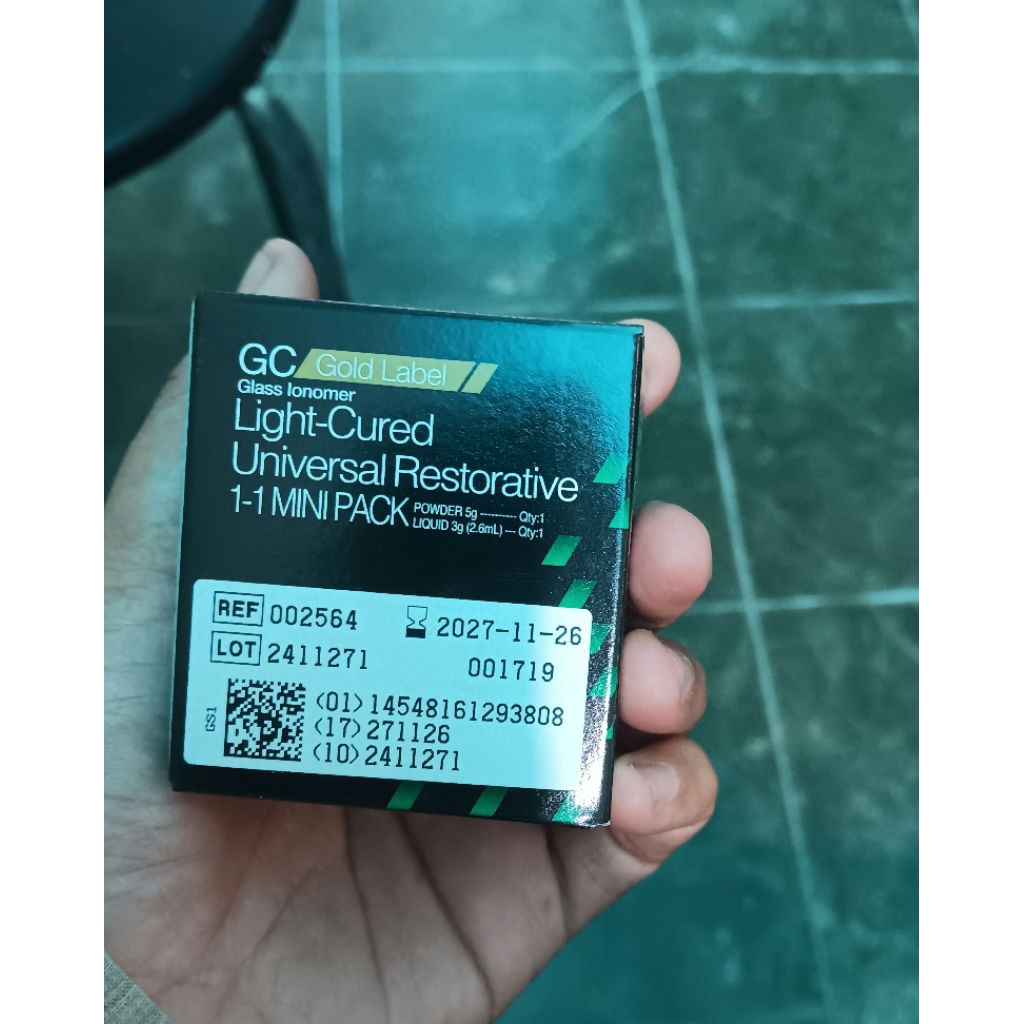 GC Gold Label Glass Ionomer Ligh Cured Universal Restorative 1-1 Mini Pack A3