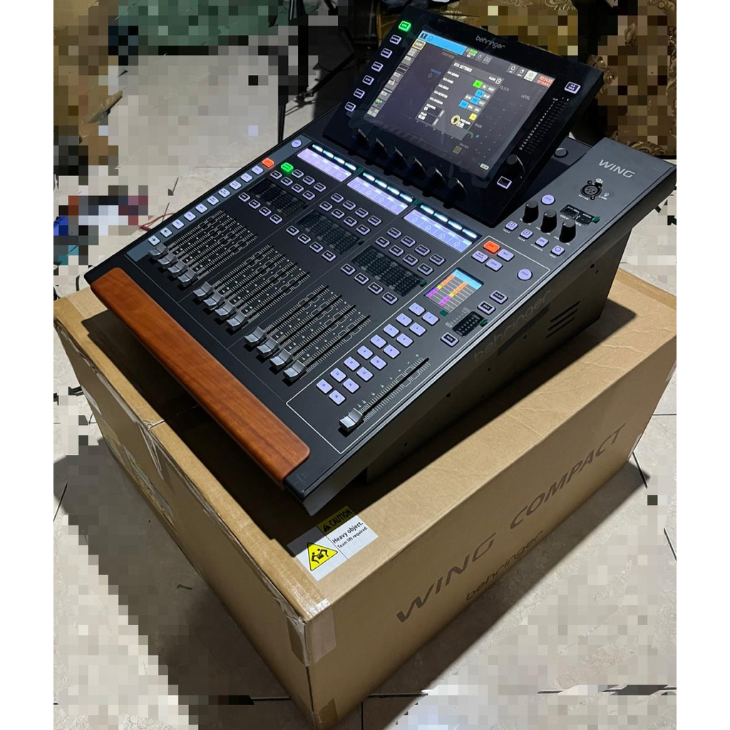 Behringer Wing Compact