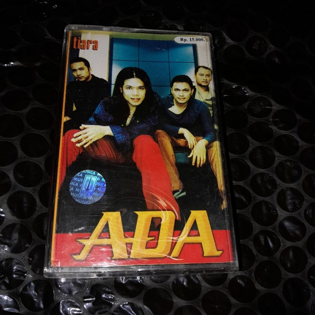 kaset pita ada band tiara