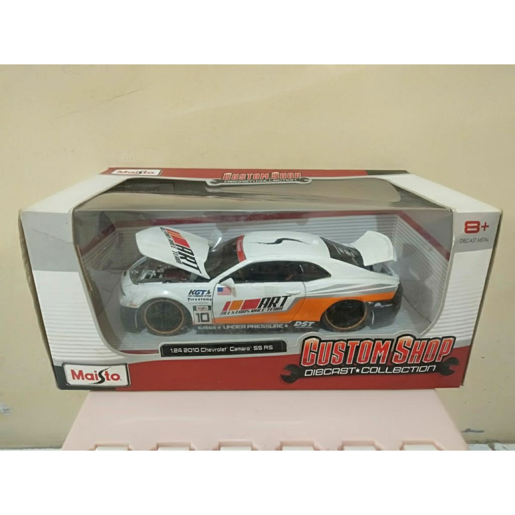 Diecast Maisto 1:24 Custom Shop 2010 Chevrolet Camaro SS RS