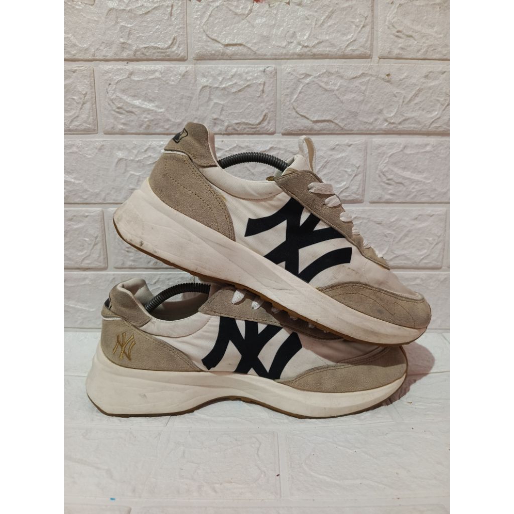 Sepatu Sneakers MLB Chunky Jogger NY Yankees Khaki size - 44