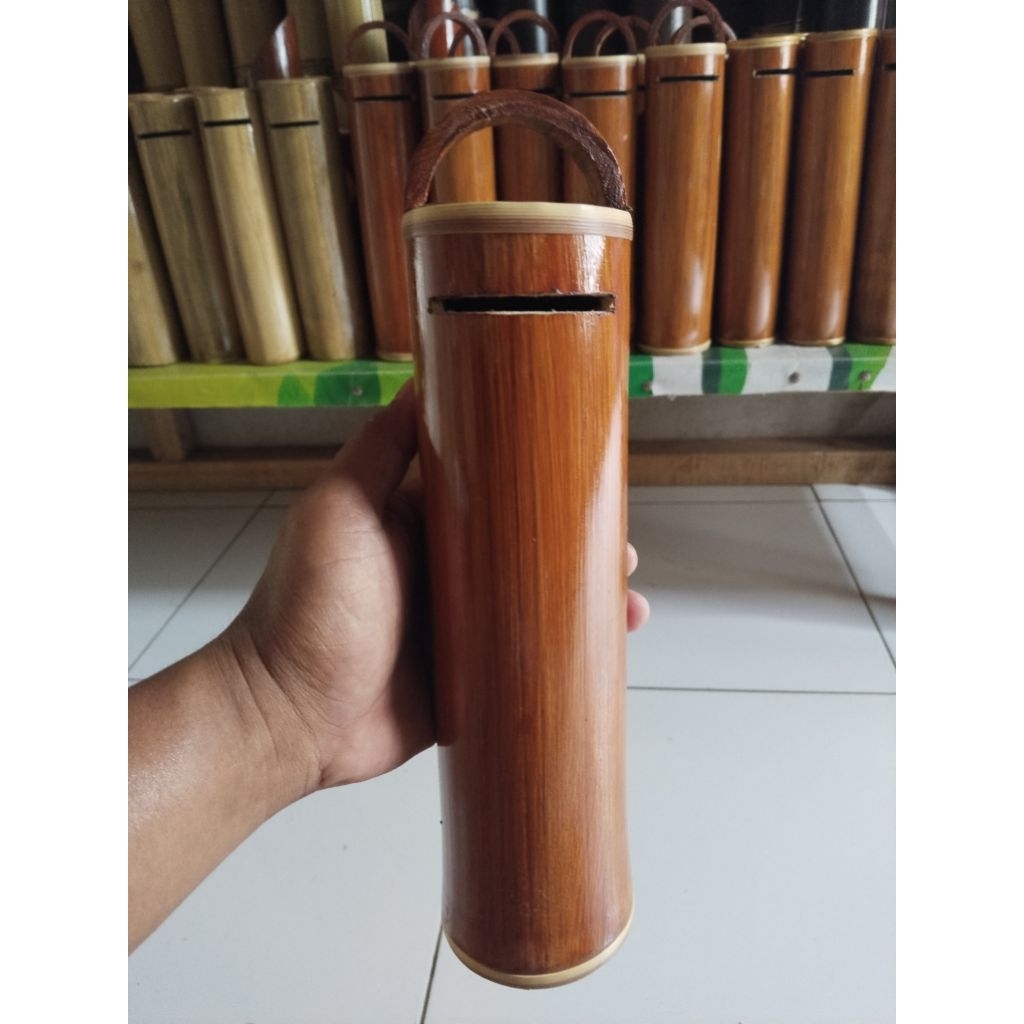 celengan bambu alami. ukuran 25cm sudah pernis jati/pernis bening