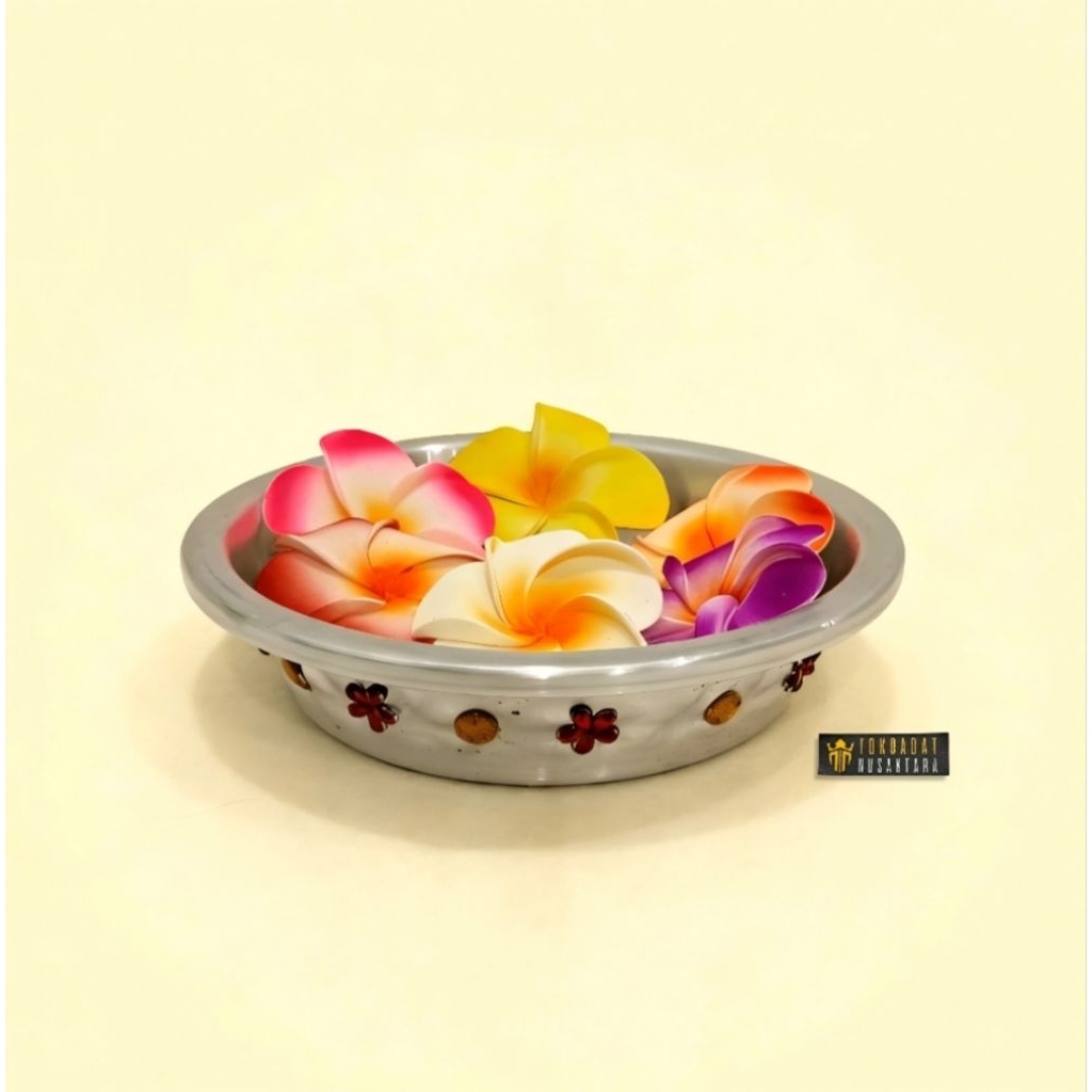 Bokor Tari Bali Alat Tarian Tari Pendet Nampan Bunga Kamboja Penari Bali