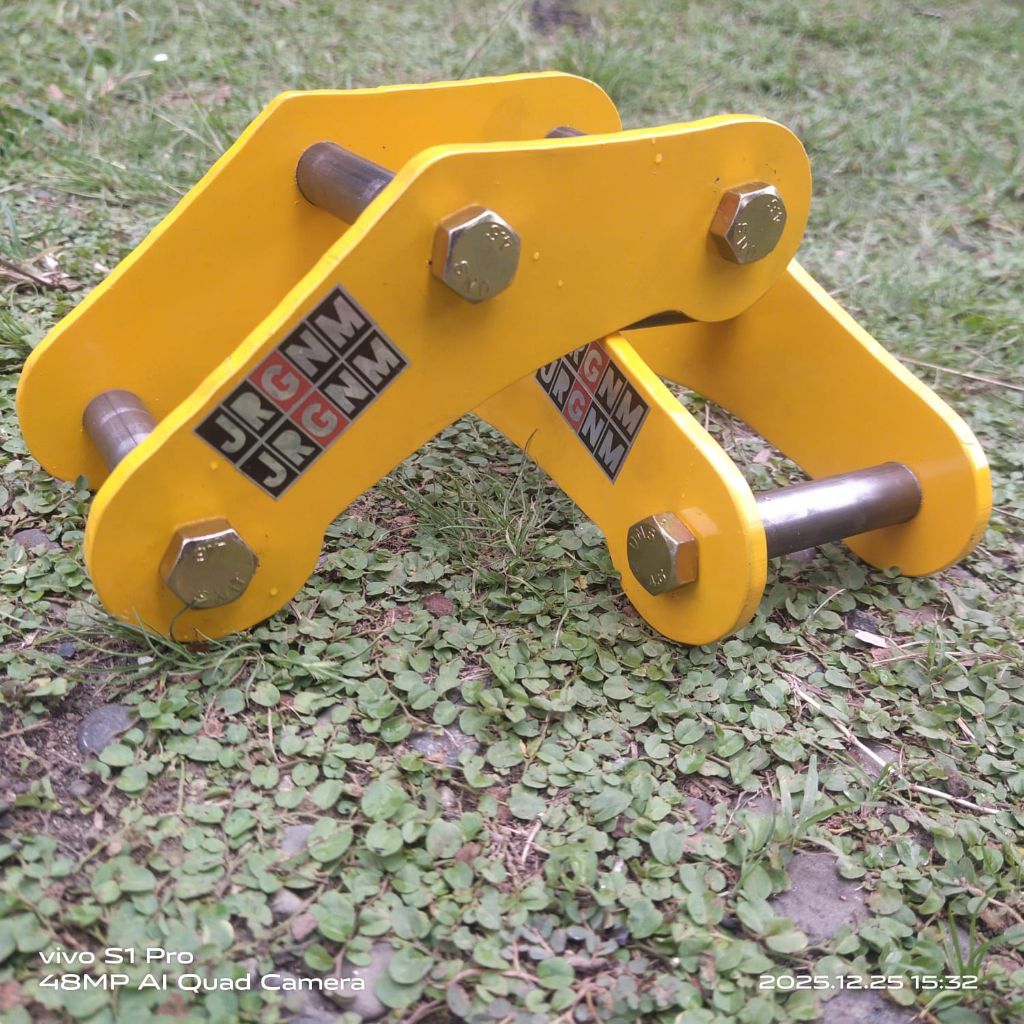 Anting Per Daun / Peninggi Per Mobil 15cm Isuzu Panther Touring