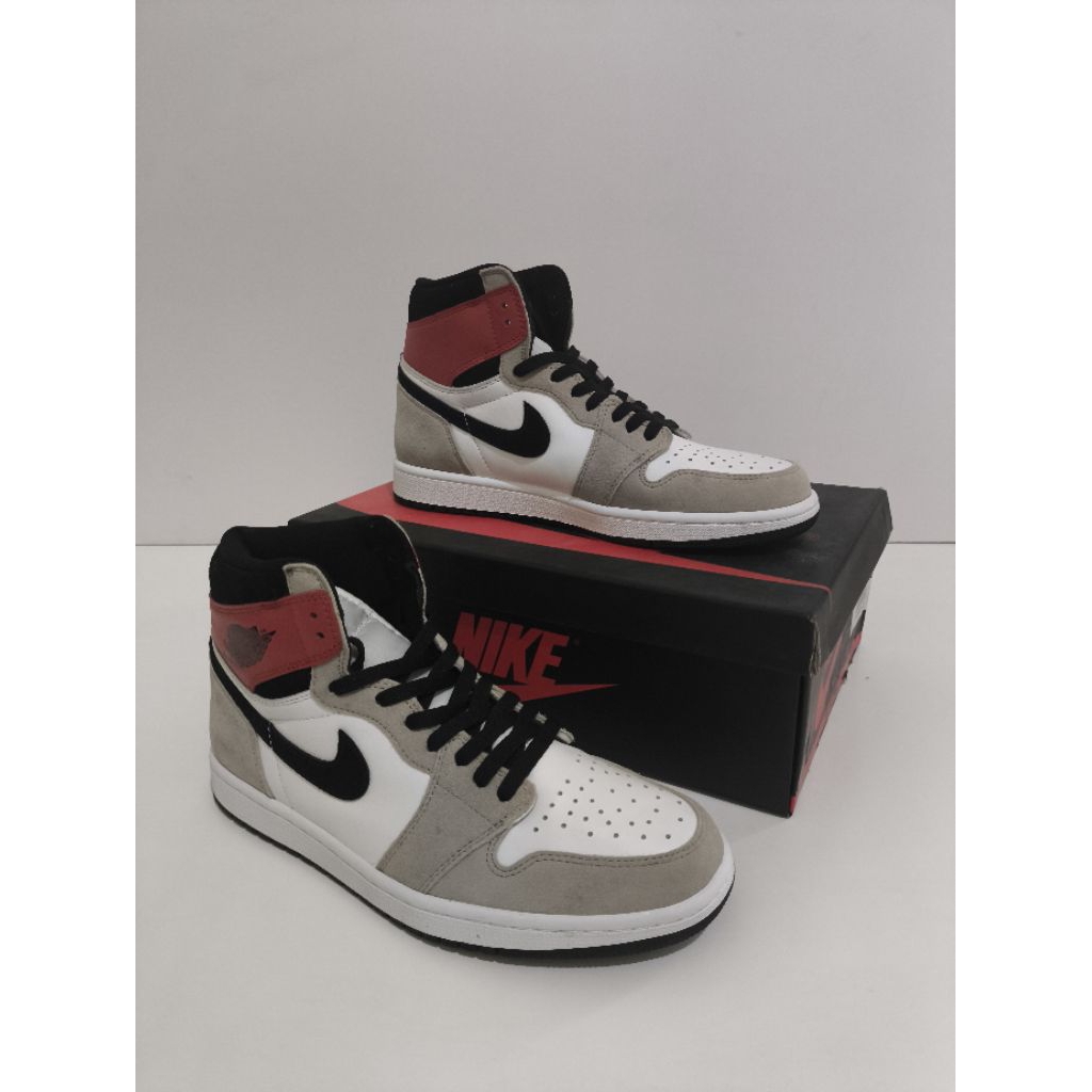 Sepatu Air Jordan 1 Retro High Light Smoke Grey