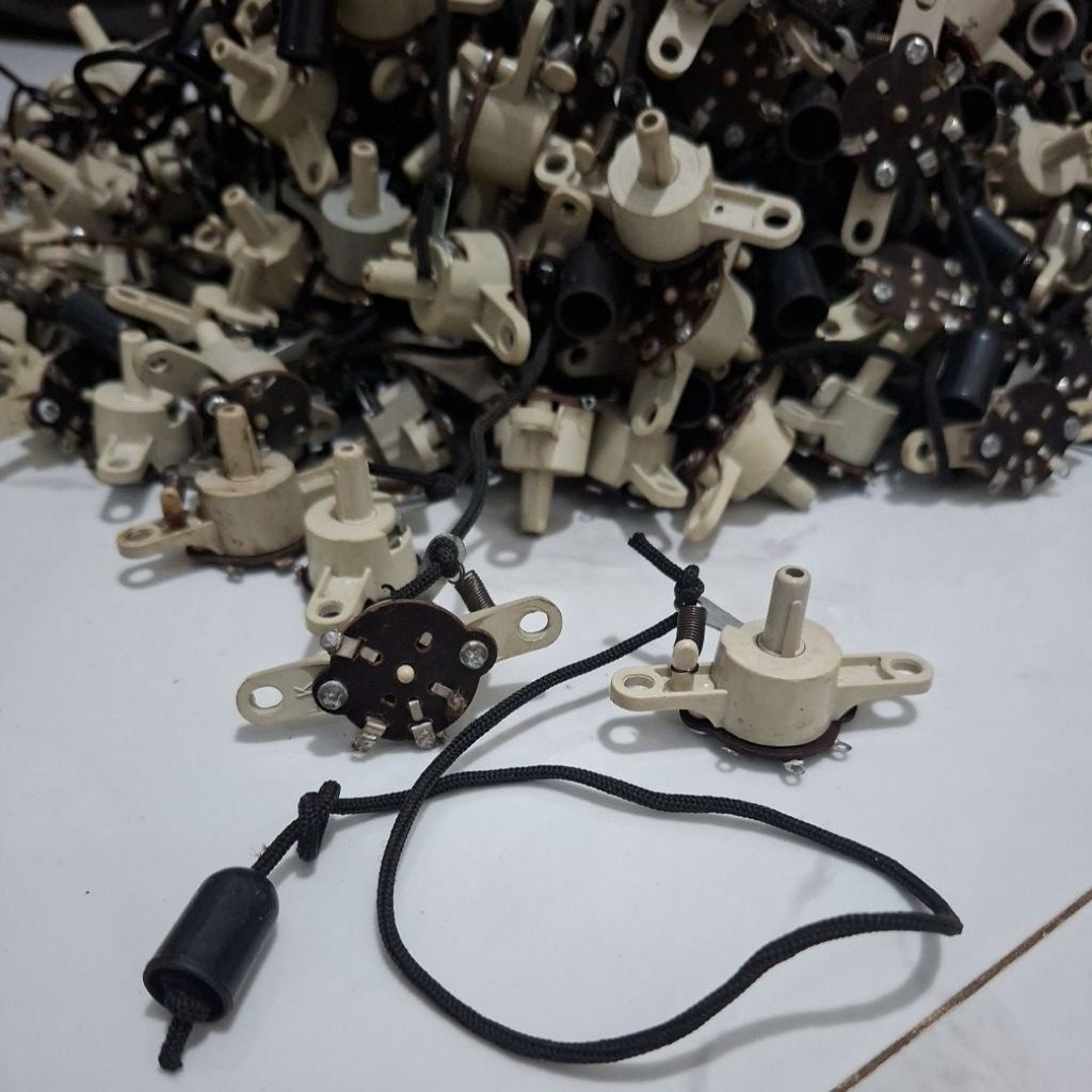 Saklar tarik kipas angin dinding bekas pakai COD