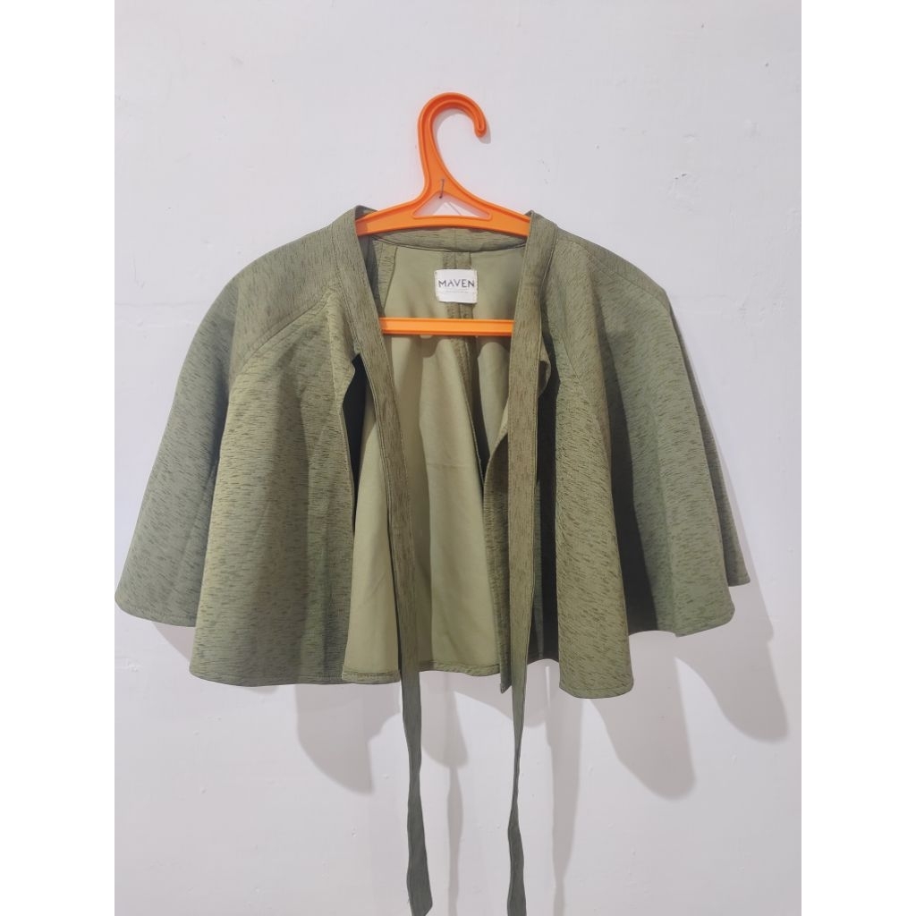 Preloved Maven Cape