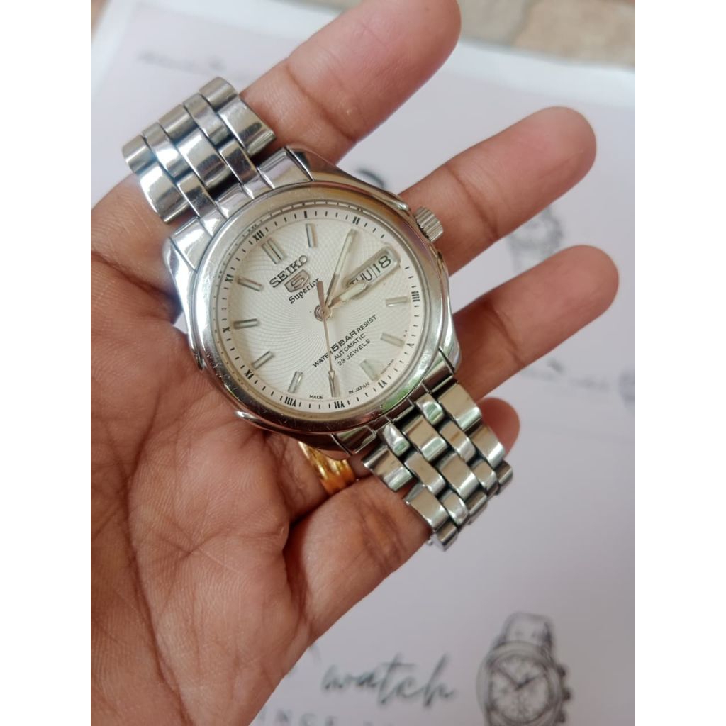 Seiko 5 superior whirlpool SKZ023 white tekstur dial