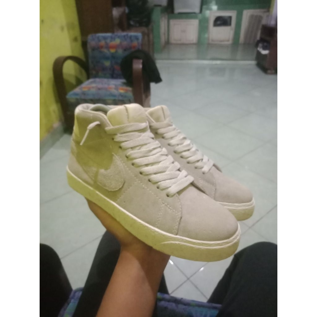 Sepatu Nike SB Blazer Mid