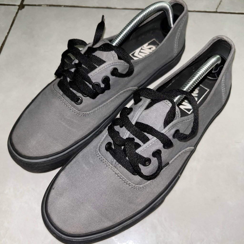 VANS AUTHENTIC BLACK GREY