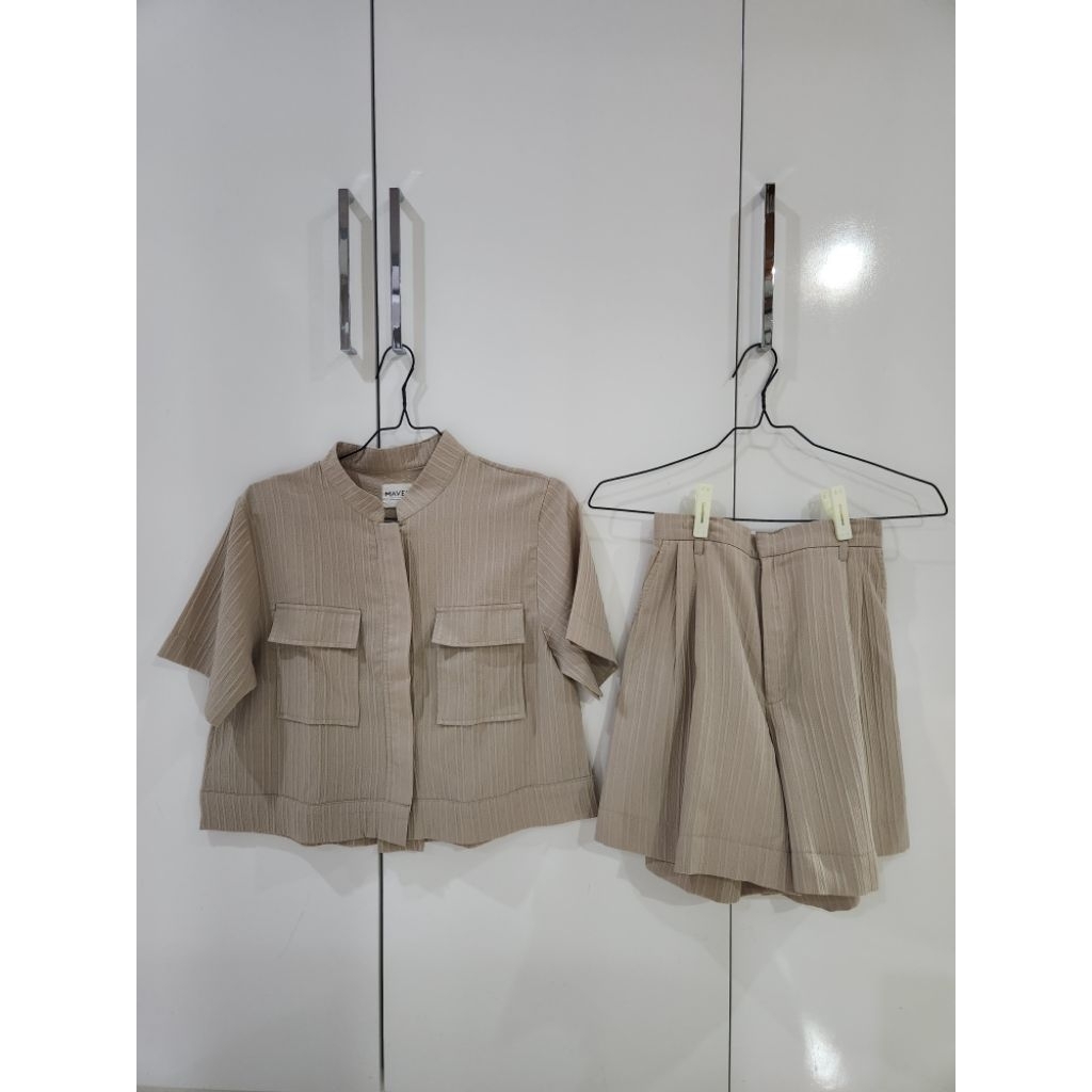 Preloved setelan second Maven baju celana panjang pendek wanita LOUVRE AIDEN