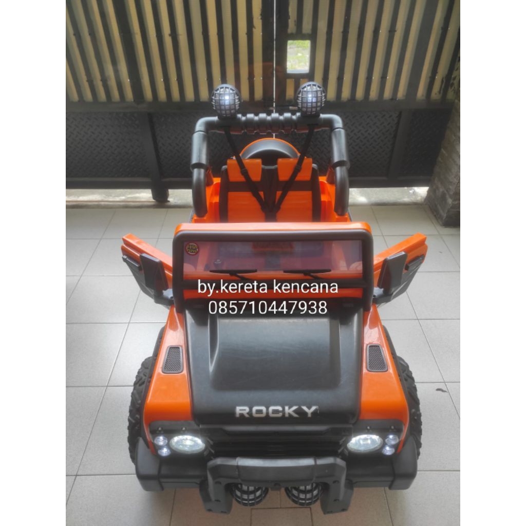 mobil aki Rocky jeep