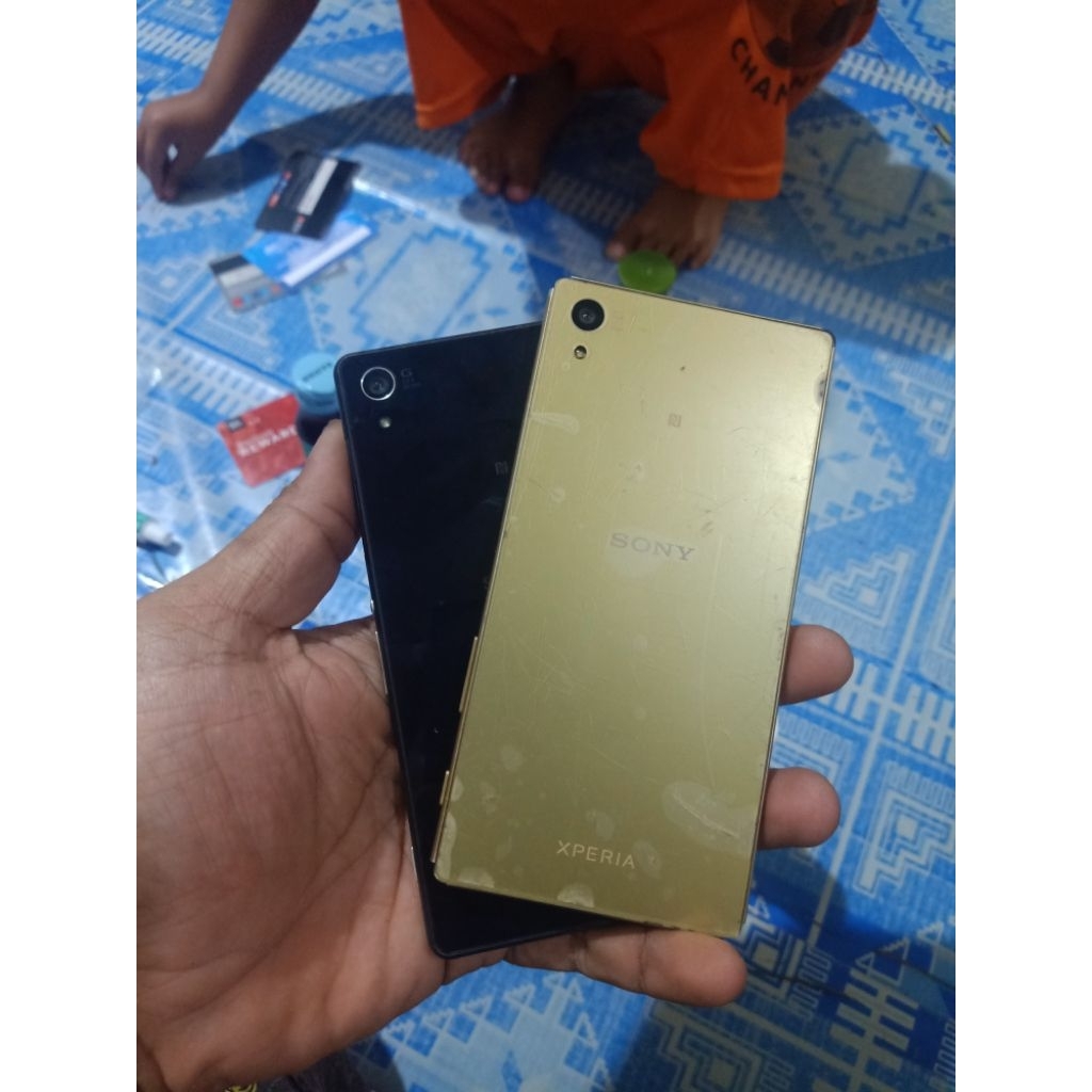 SONY XPERIA Z5 DAN SONY XPERIA Z3 PLUS MINUS LCD