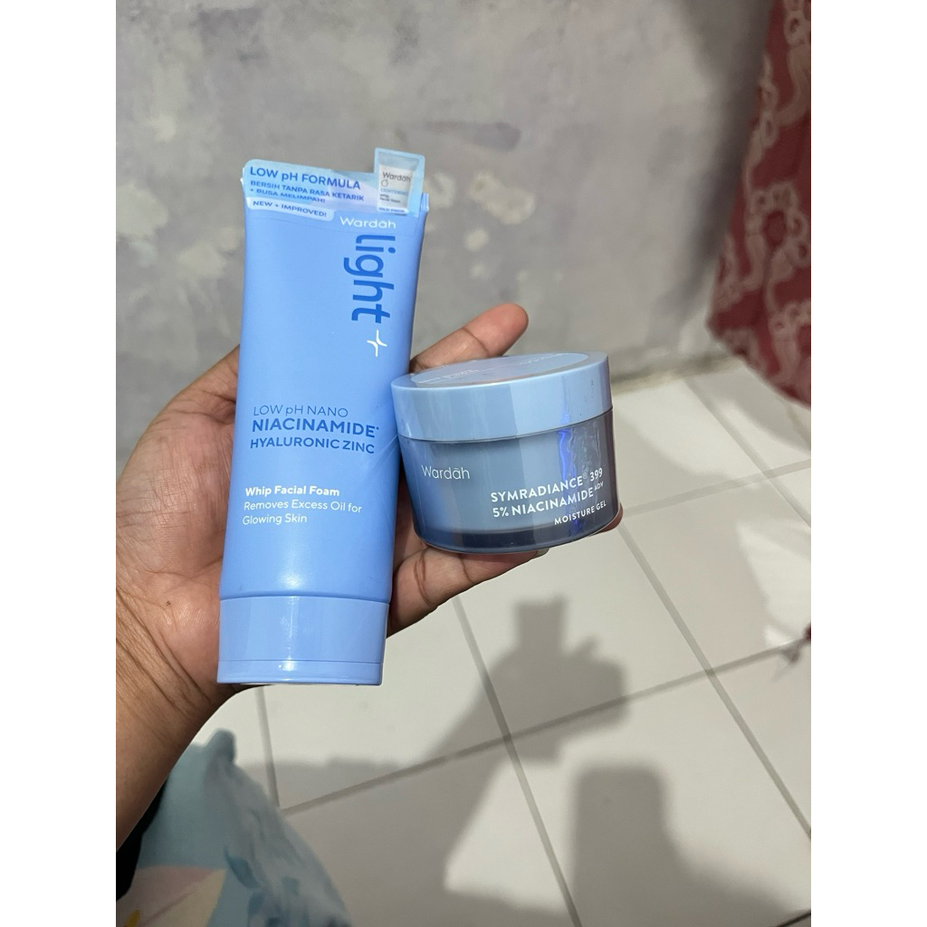 wardah facial foam & wardah moist gel