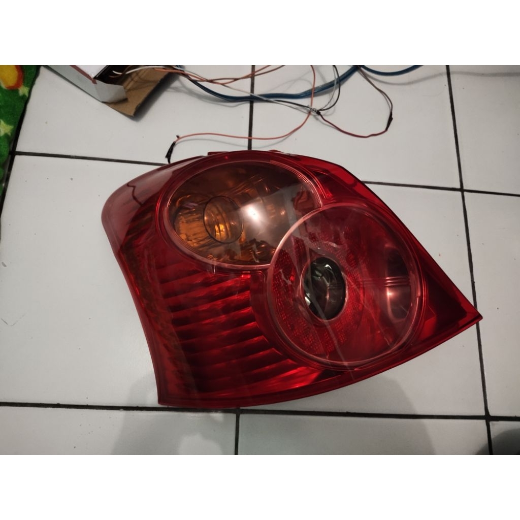 stoplamp toyota yaris 2012
