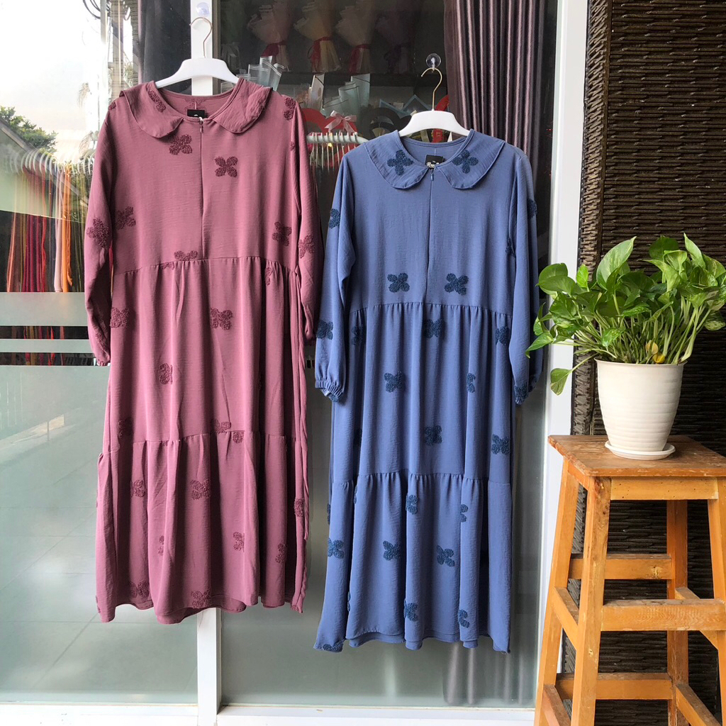 RAINI - Midi Dress Crinkle Pom-pom Love Silang by Raini