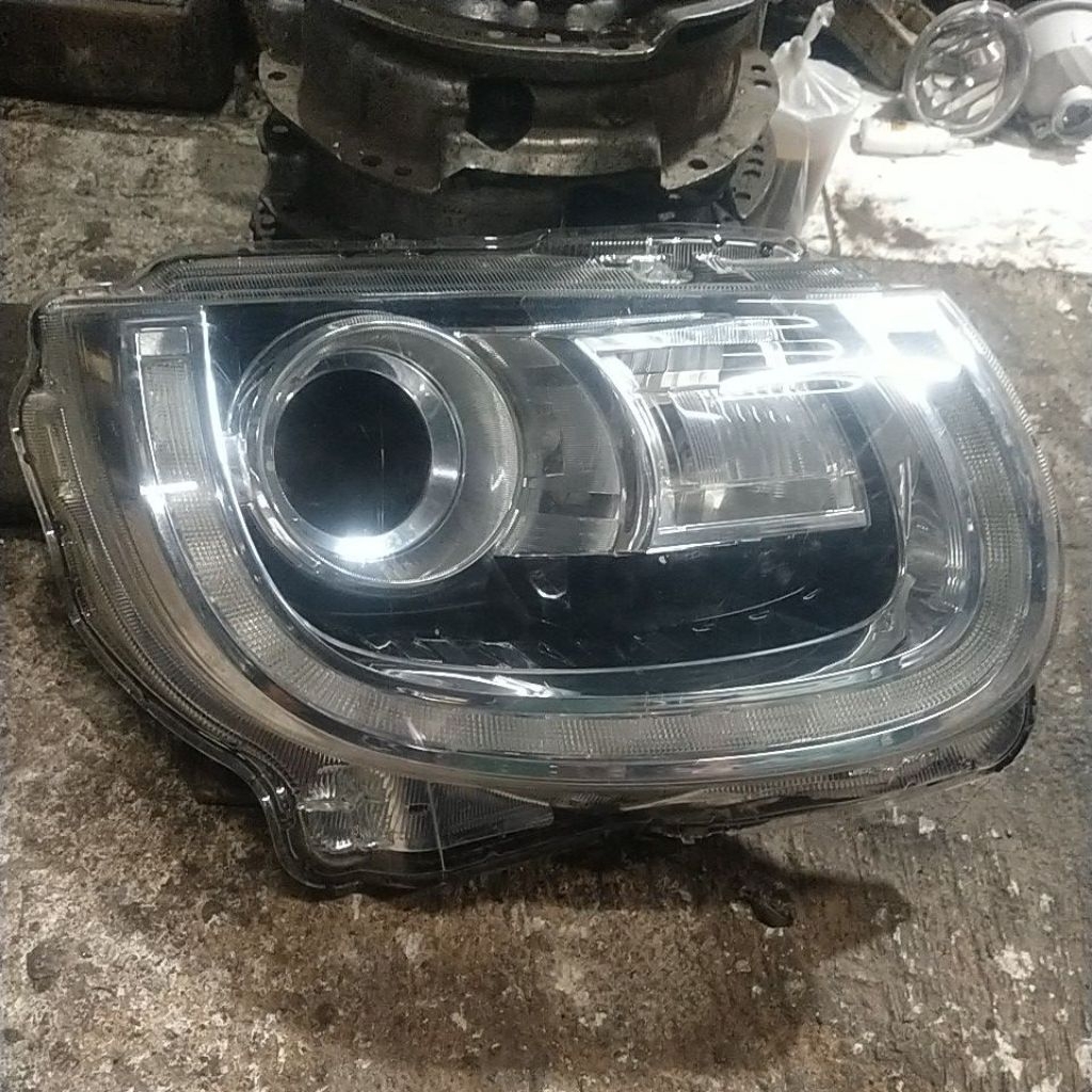 mika Headlamp Suzuki Ignis kanan