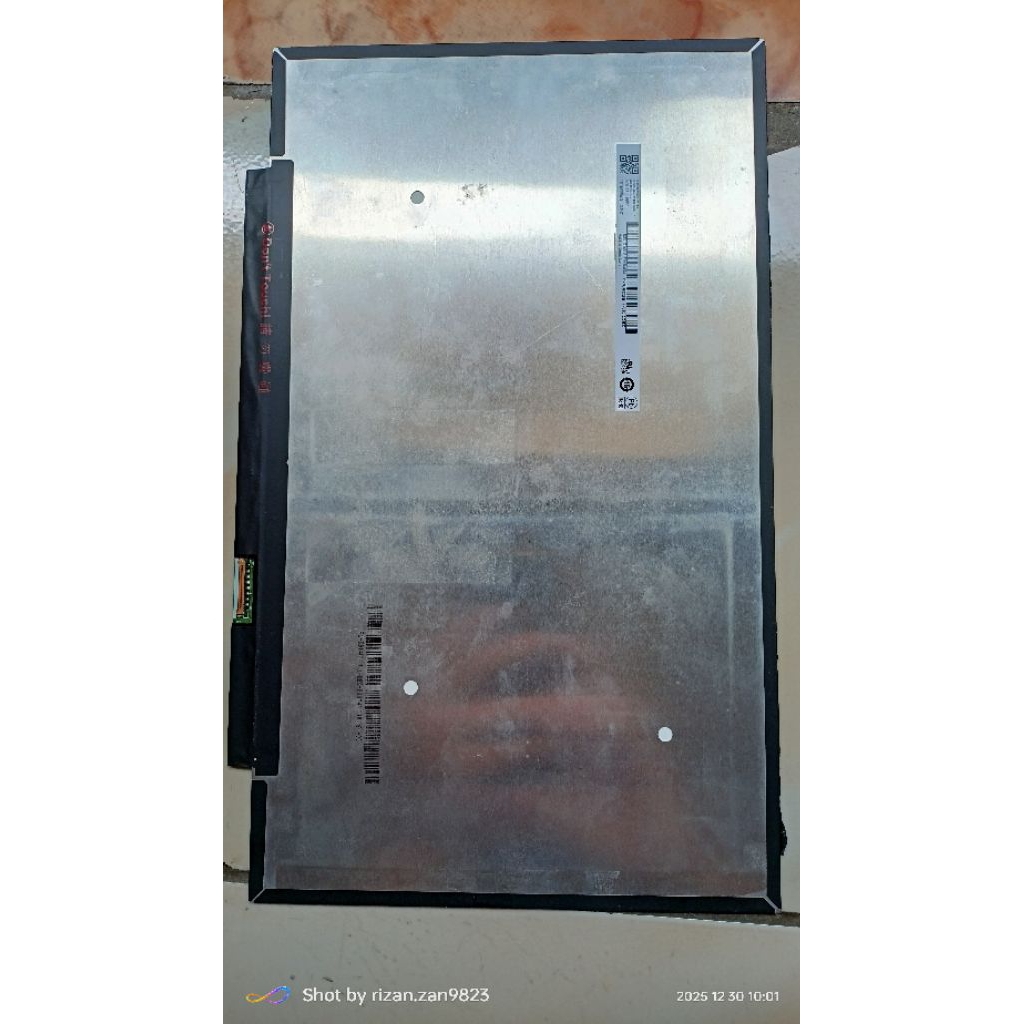 LCD Laptop Lenovo V14 G2 ALC - KONDISI RUSAK/BERGARIS - Untuk Kanibalan/Part