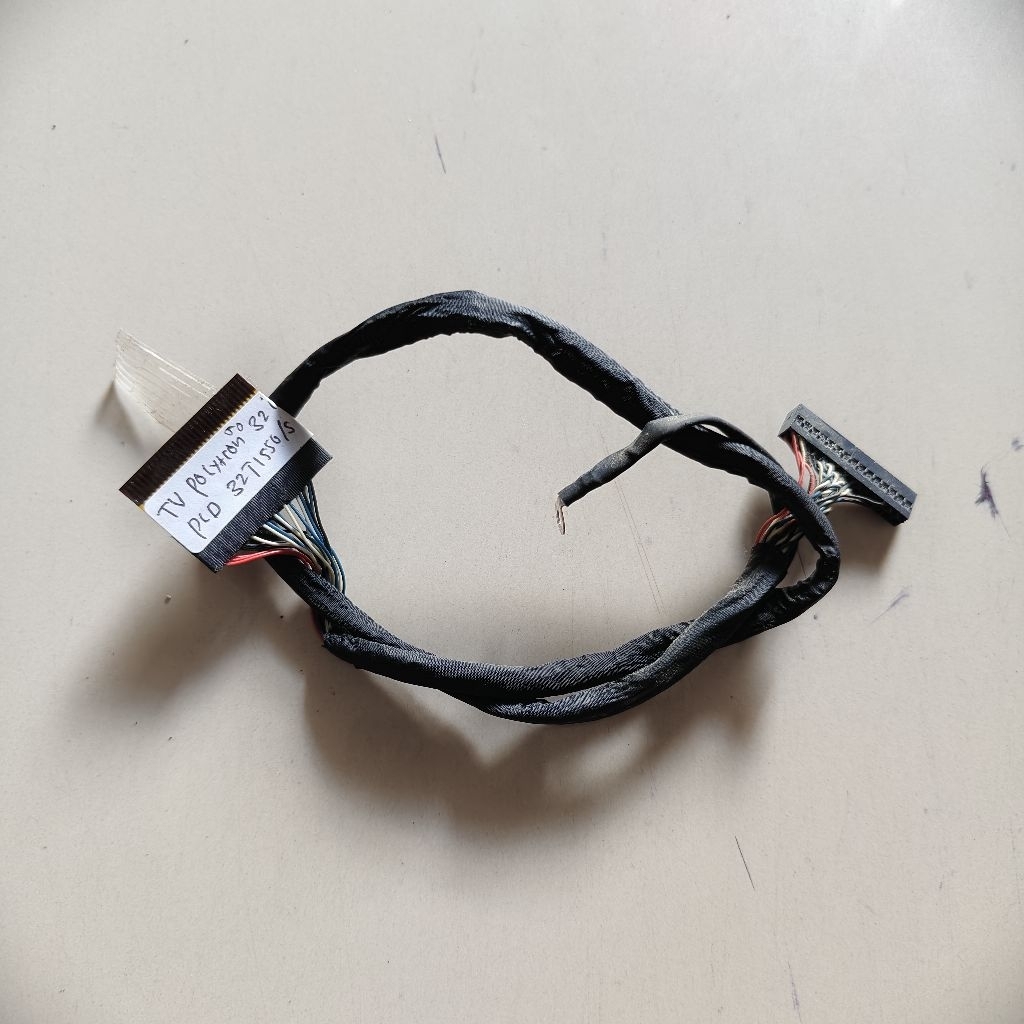 Flexible Pleksible LCD TV LED LCD Polytron 32 Inch tipe PLD32T1550/S cabutan normal tested mulus no 