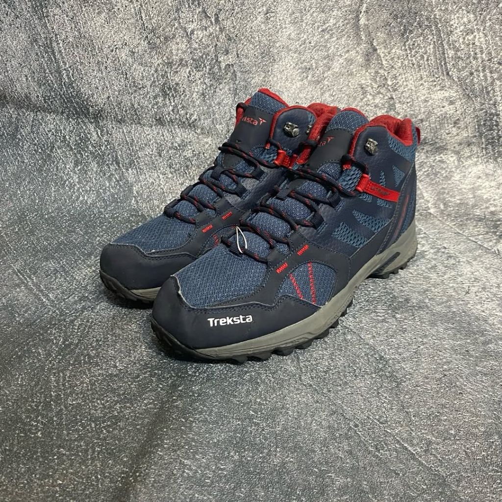 SEPATU OUTDOOR TREKSTA