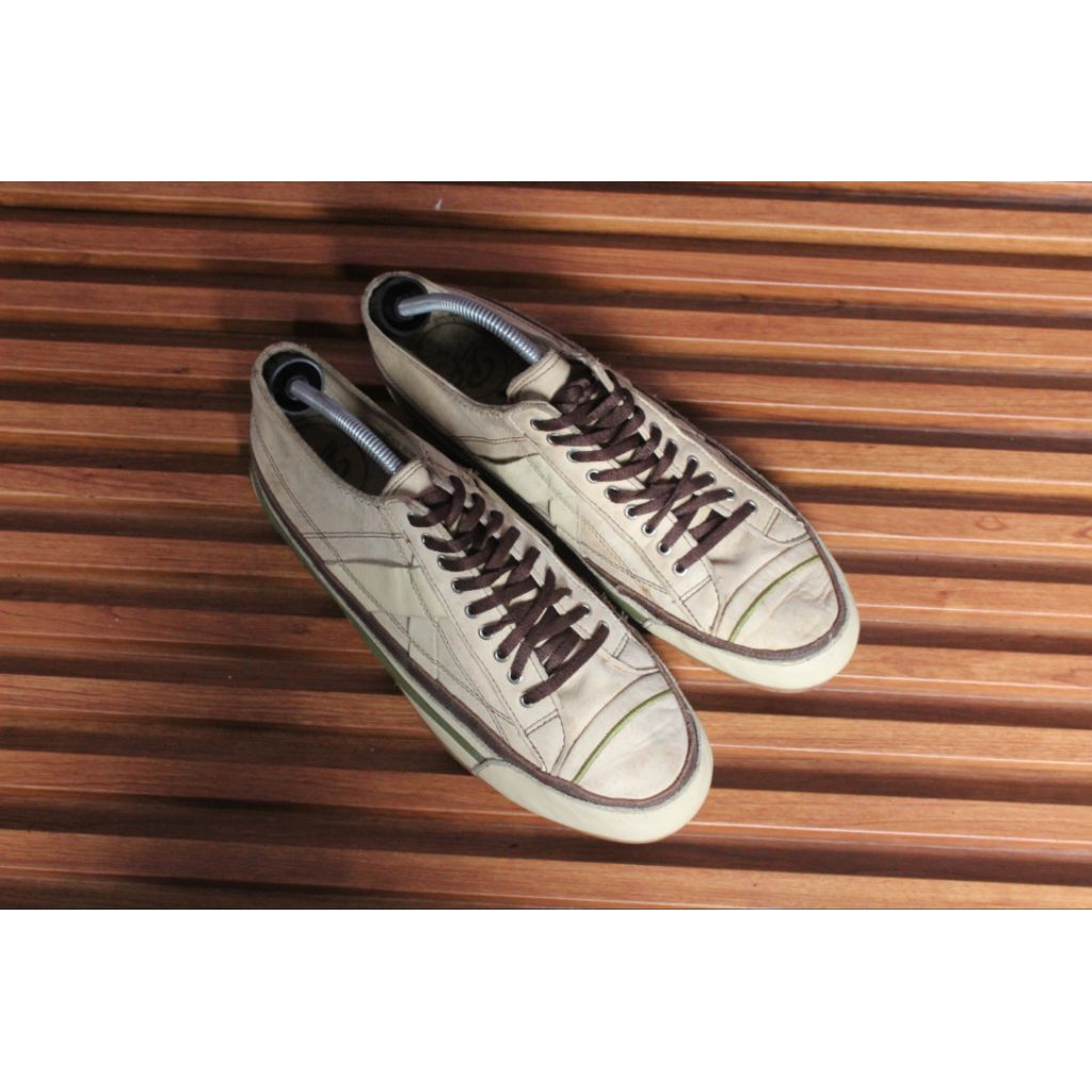 sepatu kets nyantai keren" PF Flyers" upper kombinasi kulit  outsole kokoh khas kets. size 45 insole