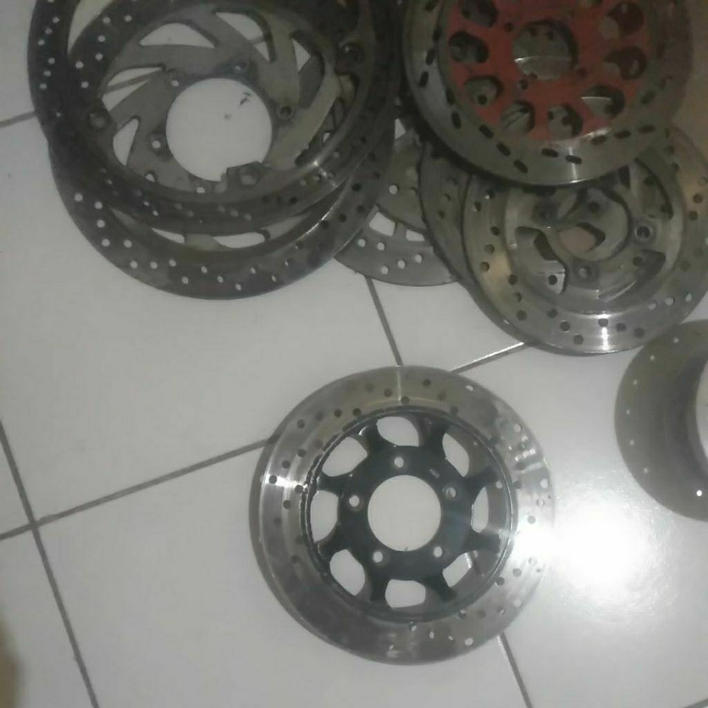 Piringan Cakram Supra, Lobang baut cakram 5.