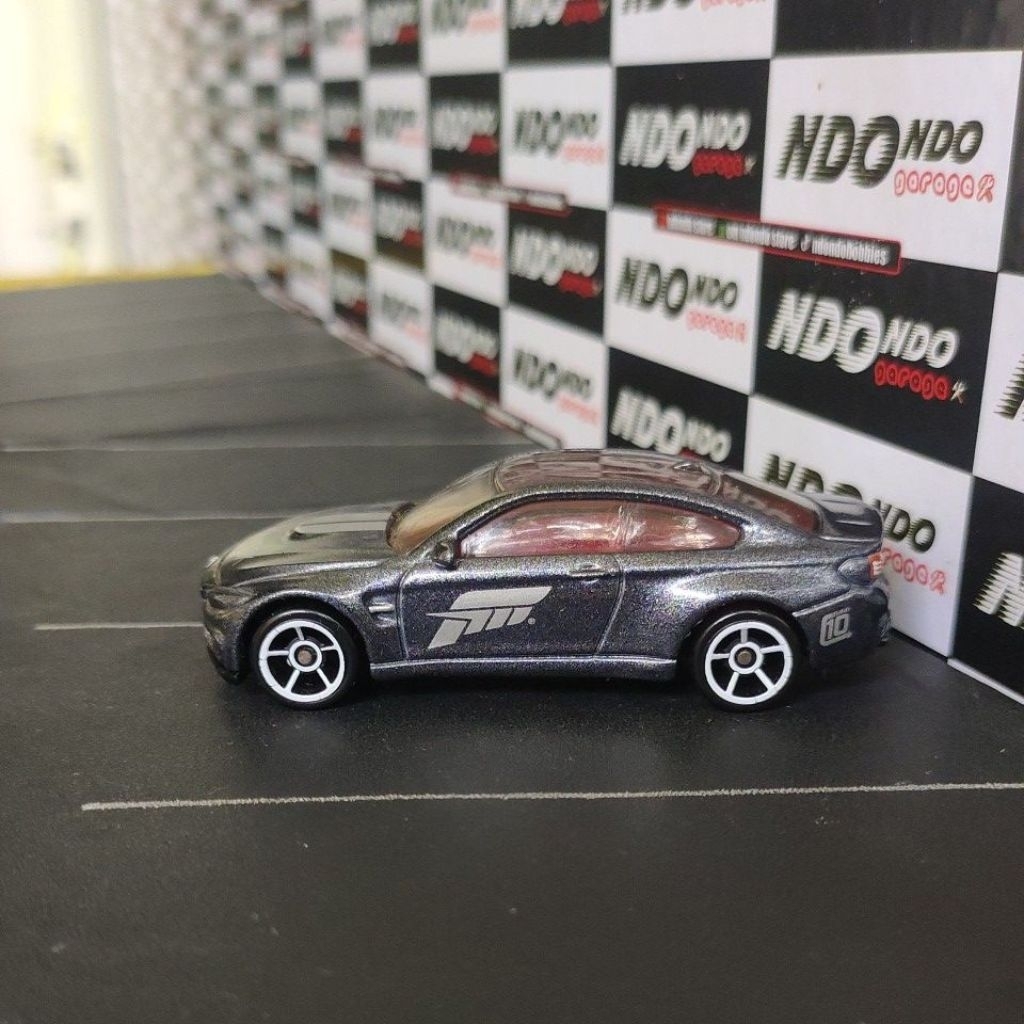 Hot Wheels BMW M4 Grey XBox 2nd Loose - 2017 Forza Motorsport (Open Rivet)