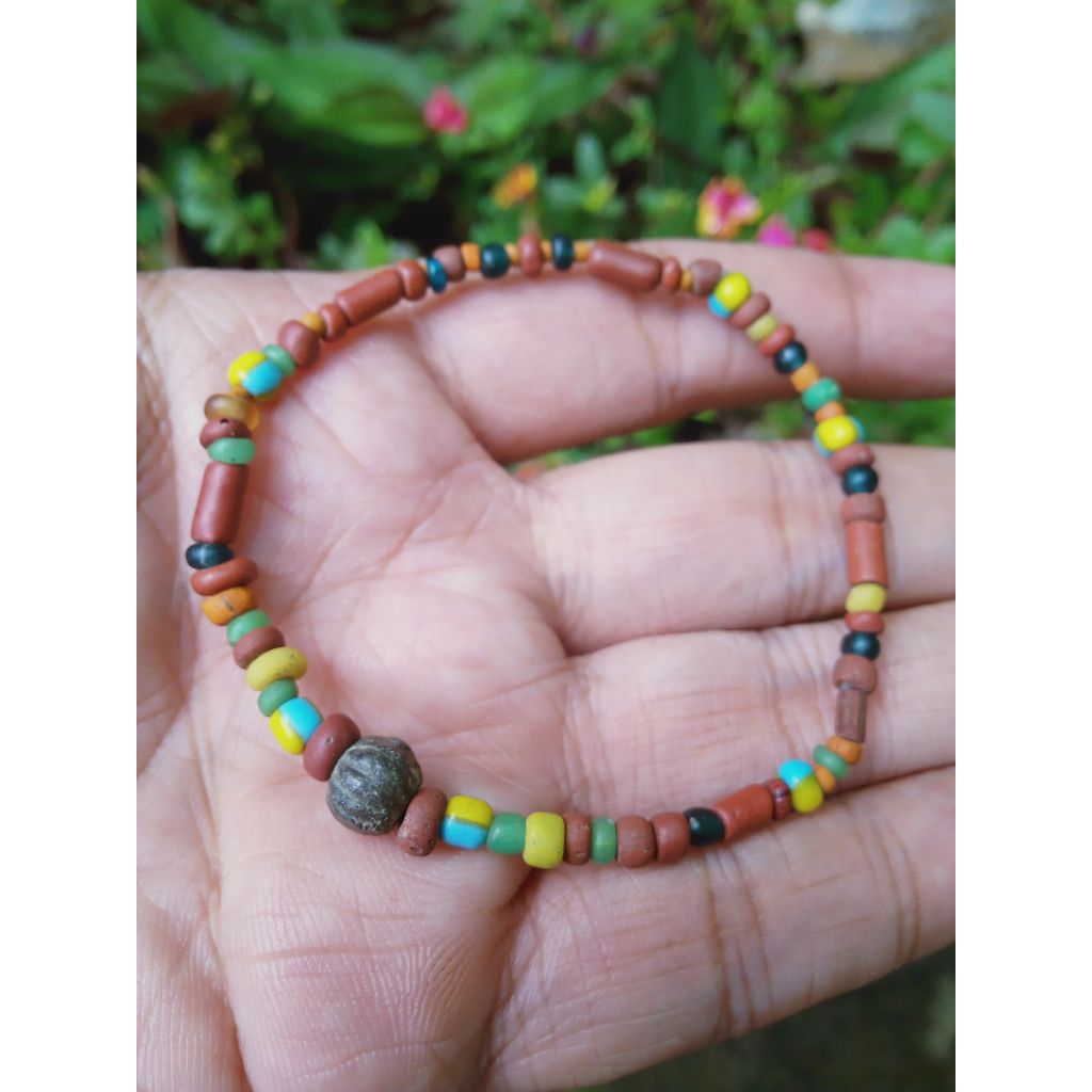 Gelang Manik Manik Kuno Unik Antik