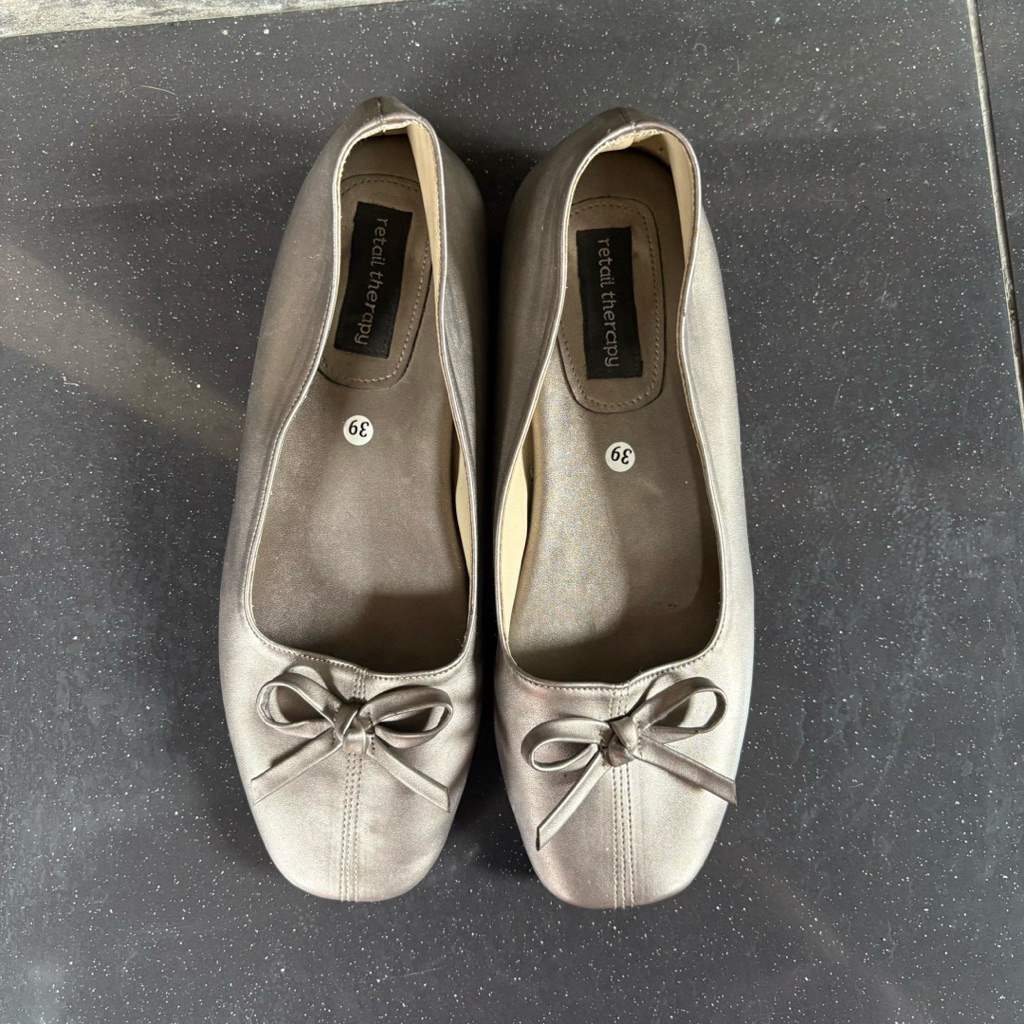 Flatshoes Retail Therapy