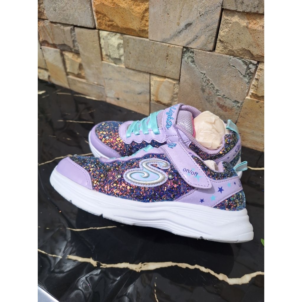 (PRELOVED) sepatu SKECHERS insole 19CM