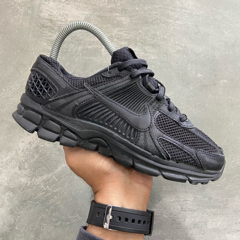 [Size 36] Rare Nike Air Zoom Vomero 5 Triple Black Full Black Second Original Kondisi Mulus Nominus 