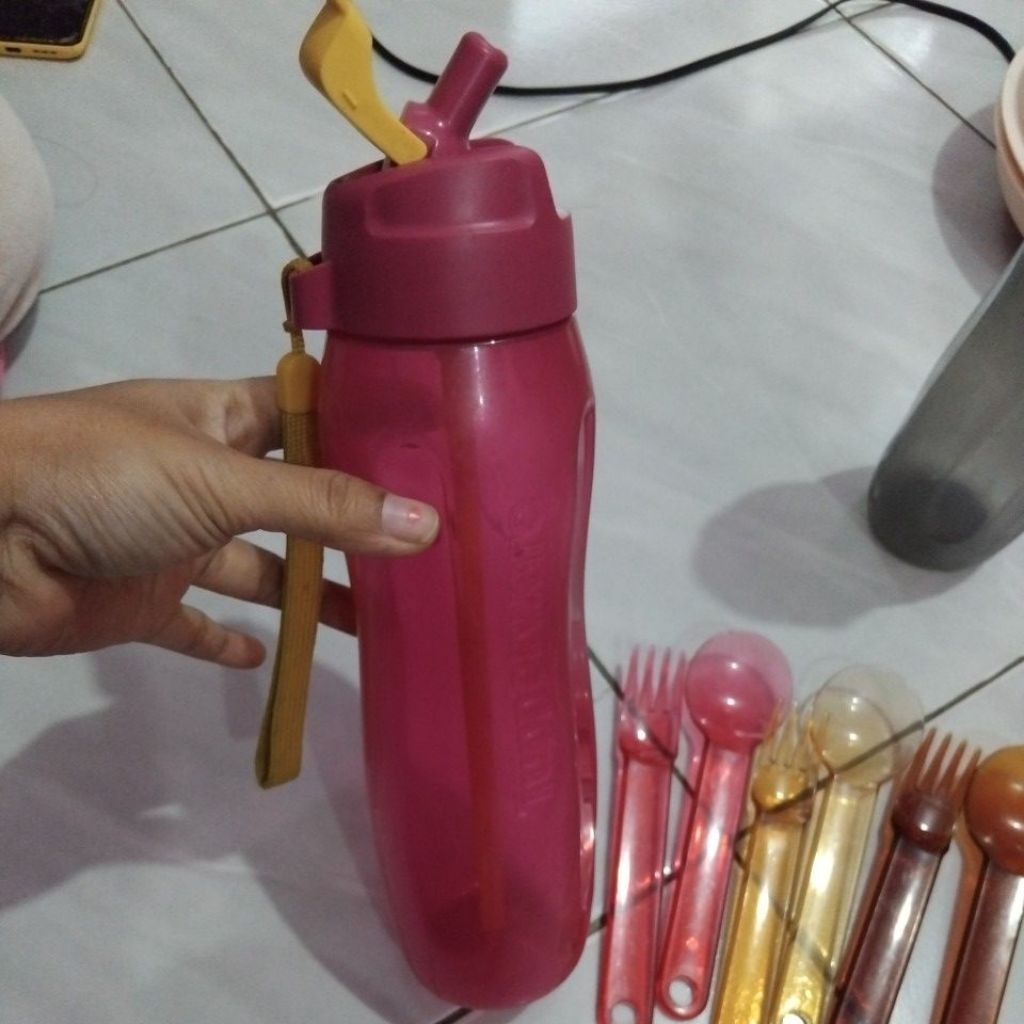 ECO STRAW/BOTOL SEDOTAN 750ML TUPPERWARE PL