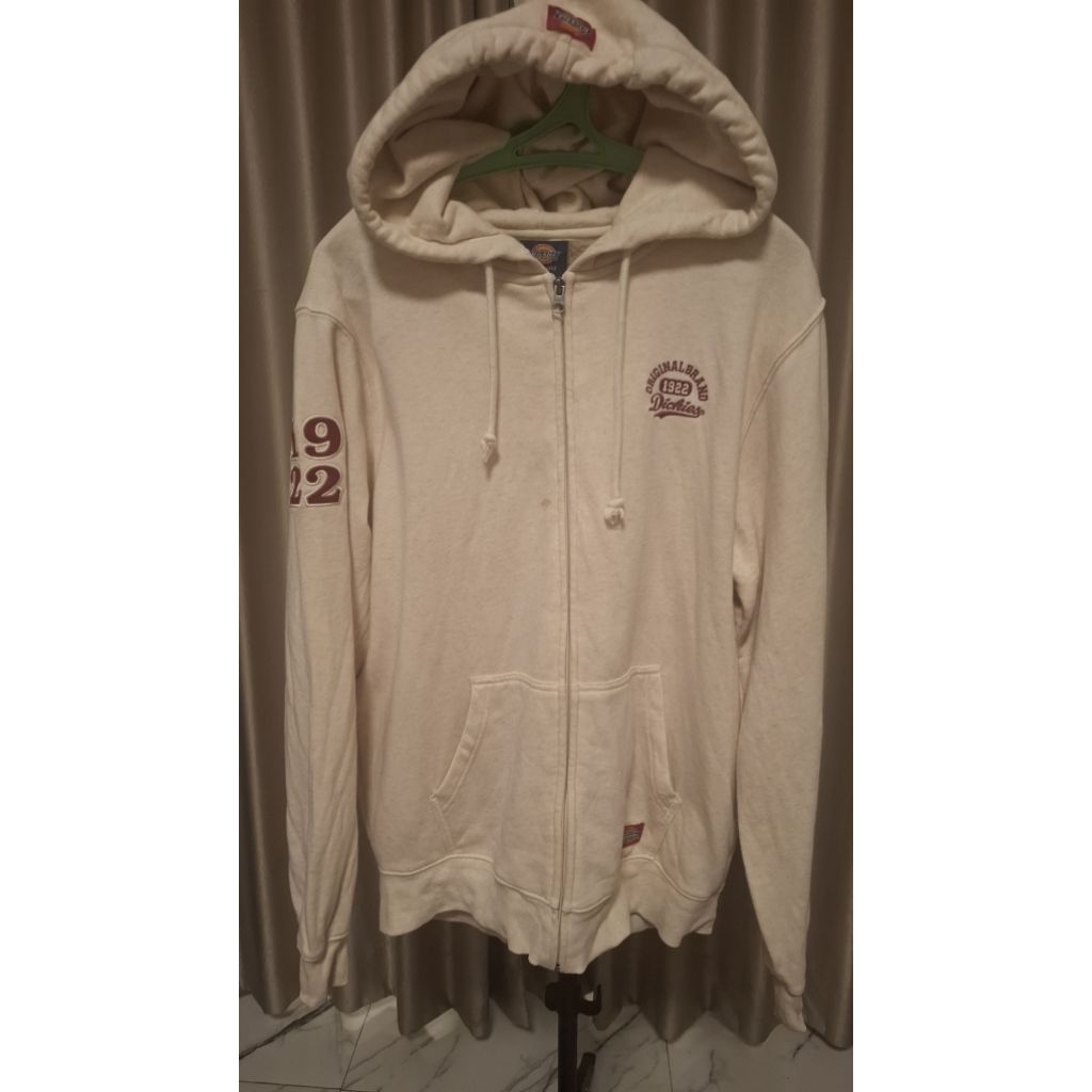 Hoodie Zipper Dickies Original Logo Bordir Size L (Ld 116 x Panjang 70) Minus Noda Sedikit Didekat Z