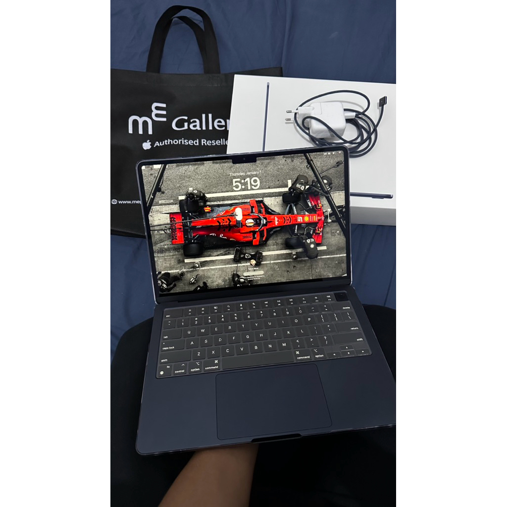 apple Macbook Air M2,NEW