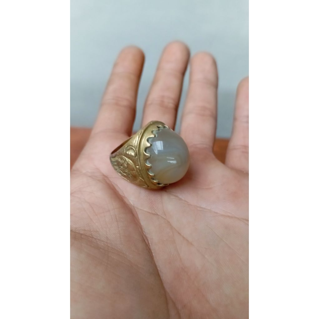 Batu akik antik mata telur