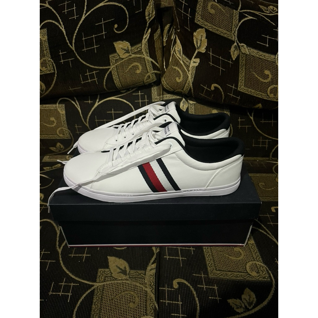 (Preloved) - Sepatu Tommy Hilfiger Iconic Vulc Stripes - (Size 45)